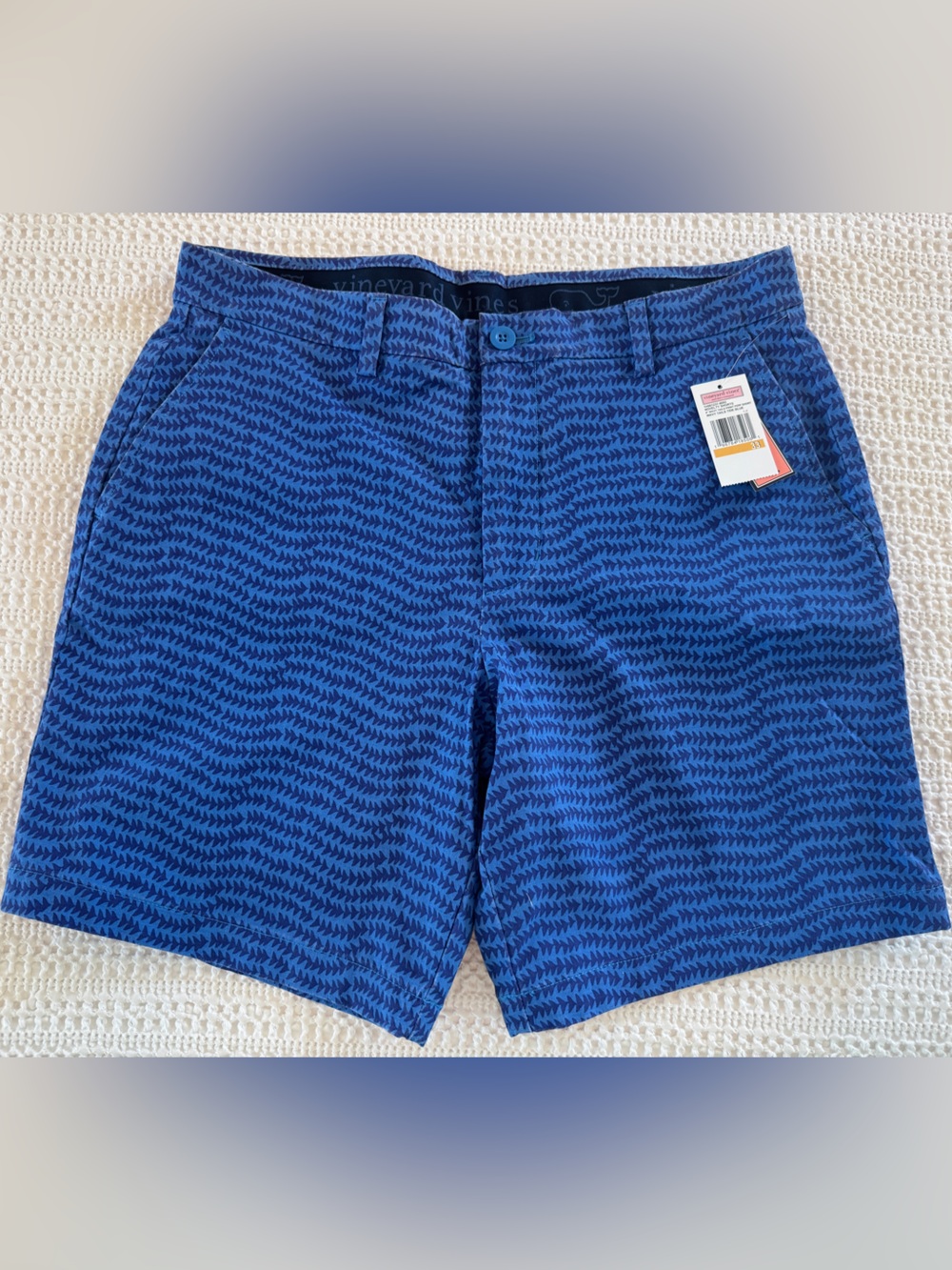 Vineyard Vines Men’s Wavy Tails 8” Performance Shorts 33 NWT